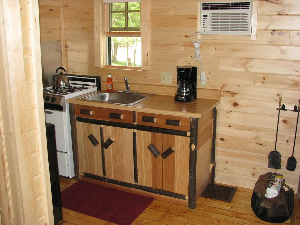 Pine Knoll Hotel Lakeside Lodge & Cabin Old Forge Bilik gambar